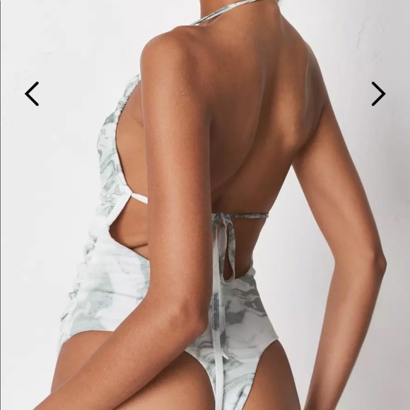 Missguided slinky ruched print halter top bodysuit - Picture 4 of 7
